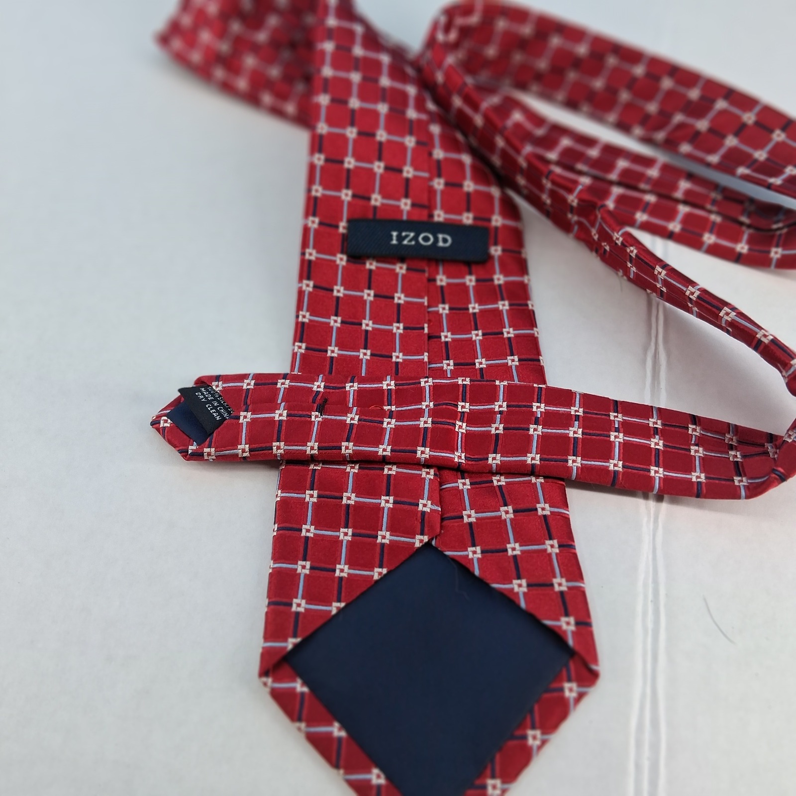 Izod Necktie Men One Size Red Geometric Grid 100 Silk Classic Professional Tie